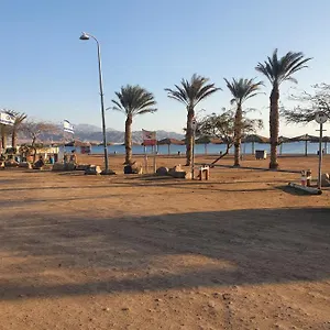 Red Sea Beach Caravan - קרוואן על חוף הים האדום אתר קמפינג אילת